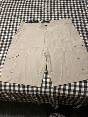 Iron Co. Men's Tactical Cargo Shorts in Light Tan